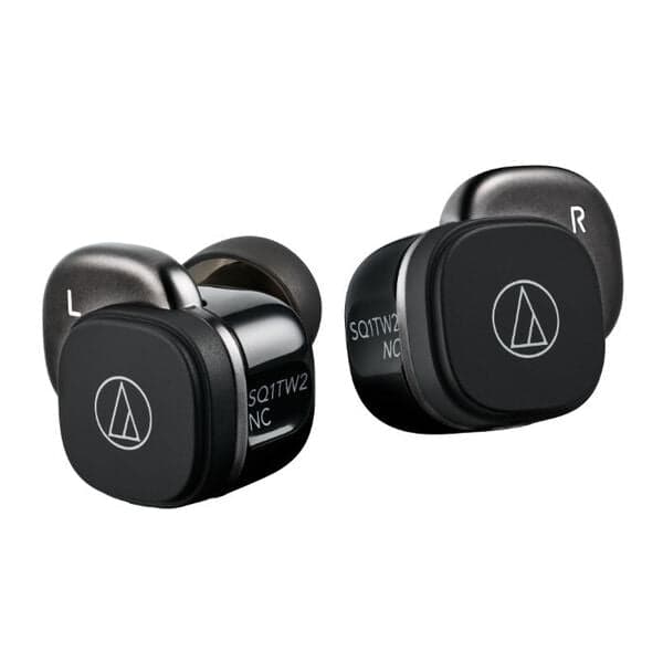 黒いaudio-technica ATH-SQ1TW2NCの完全ワイヤレスイヤホンと充電ケース