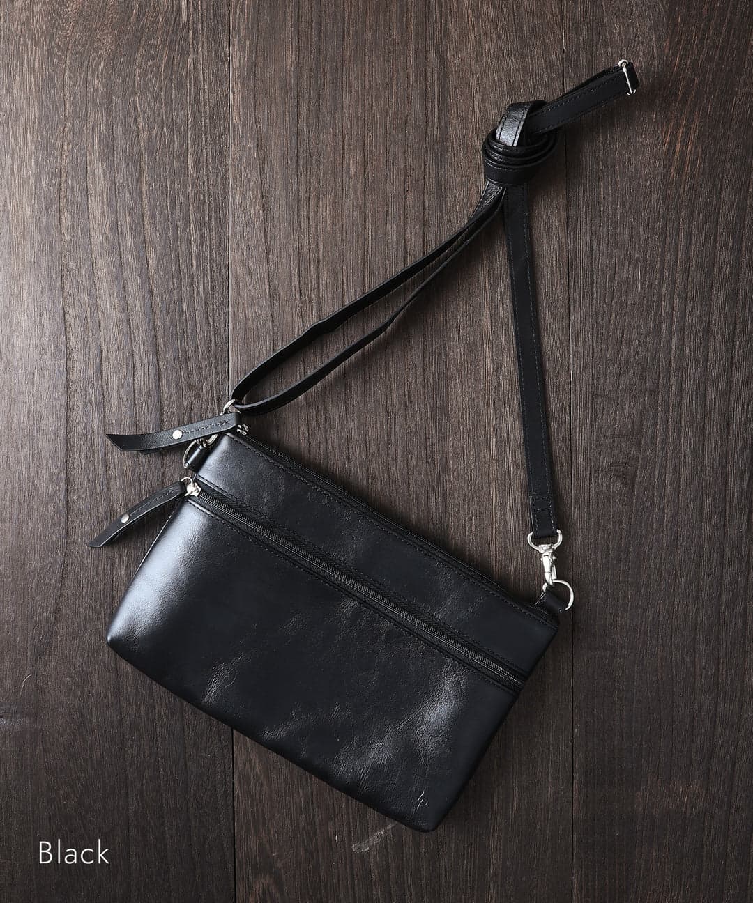 黒いLIFE POCKET Sacoche Walletのサコッシュ型ウォレット