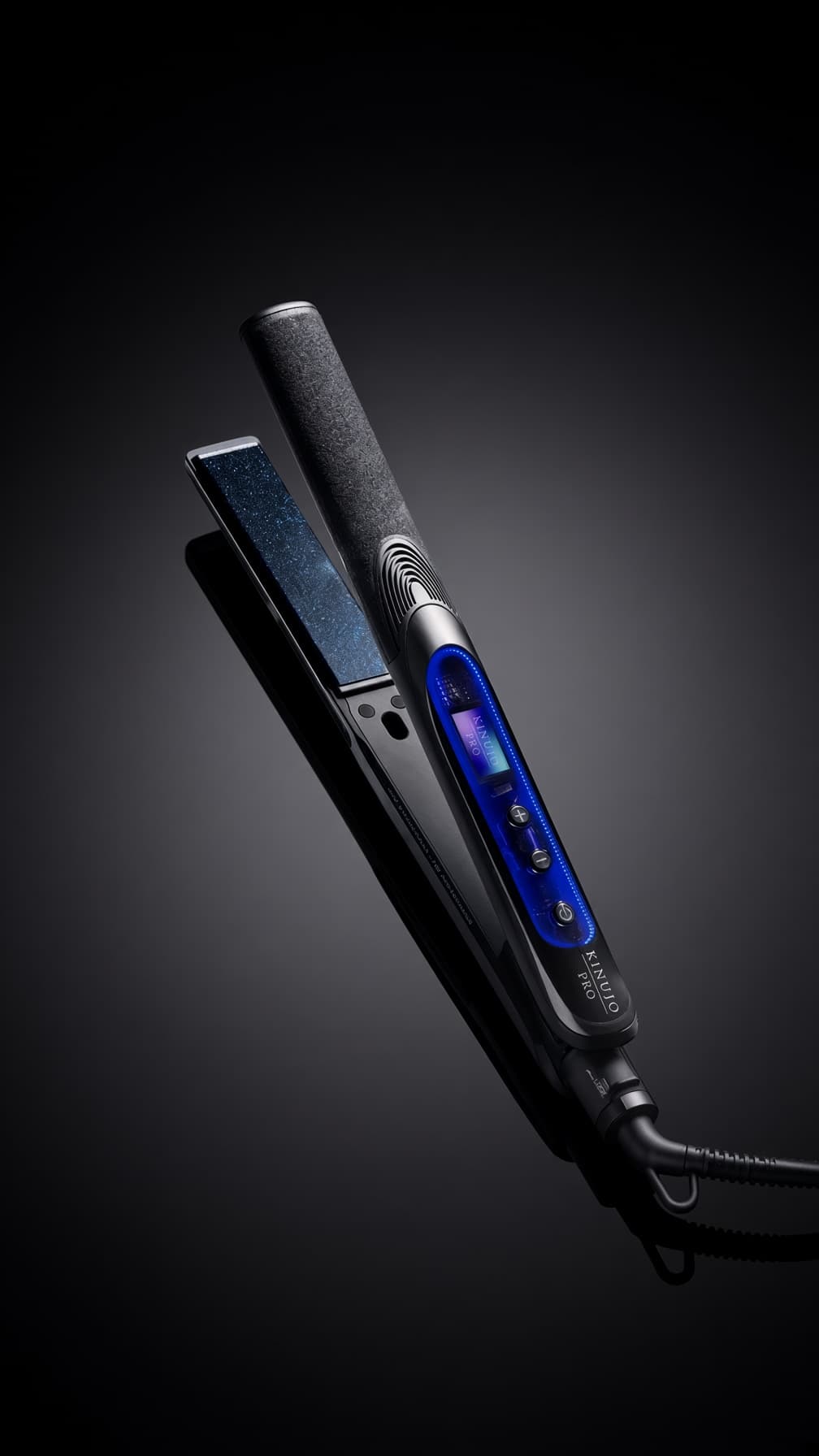 黒いKINUJO Sapphire Straight Proのストレートアイロン